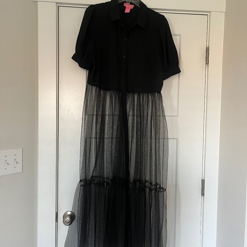 Black shirt